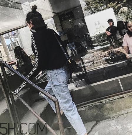 牛仔褲越洗越硬怎么辦？為什么牛仔褲洗完變硬？