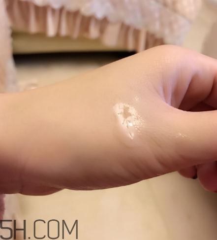 春紀眼霜怎么樣？春紀眼霜好用嗎？