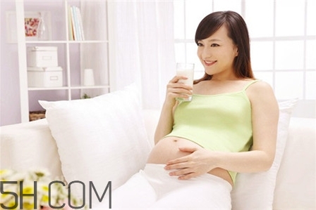 成人為什么也要喝奶粉？成人喝奶粉的好處有哪些？
