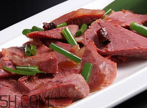 臘牛肉臭了還能吃嗎 臘牛肉有點發霉還能吃嗎