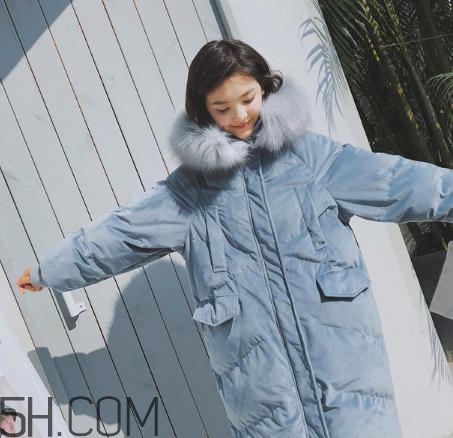 羽絨服面料錦綸和聚酯纖維哪個好？羽絨服軟的好還是硬的好？