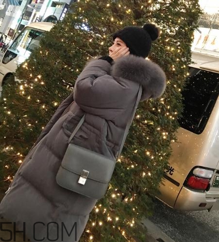 白鴨絨羽絨服保暖嗎？白鴨絨有味道怎么去味？