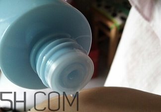 歐詩漫智慧水油不油？歐詩漫智慧水適合油皮嗎
