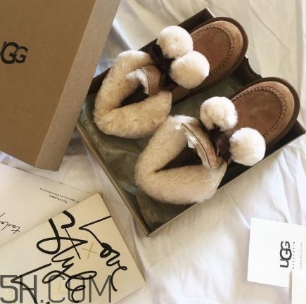 ugg雪地靴要穿襪子嗎？ugg是光腳穿嗎？