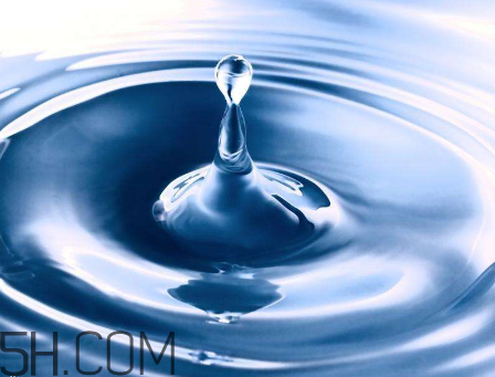 雙氧水能治牛皮癬嗎？雙氧水能去除血漬嗎？