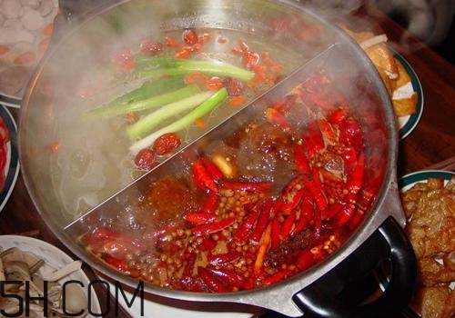 喉嚨有異物是食道癌嗎？如何預防食道癌？