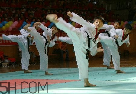 17歲可以學跆拳道嗎？17歲學跆拳道晚嗎？