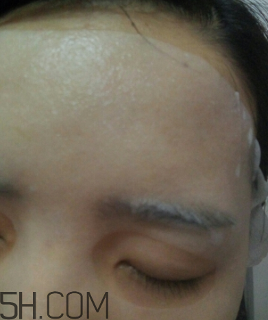 百雀羚小雀幸面膜薄不薄？是蠶絲面膜嗎？