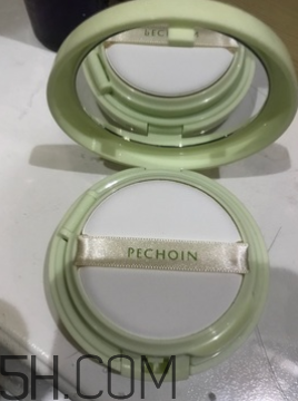 百雀羚氣墊BB霜浮粉嗎？適合干皮嗎？