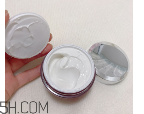 olay大紅瓶面霜適合白天用嗎？能見光嗎？
