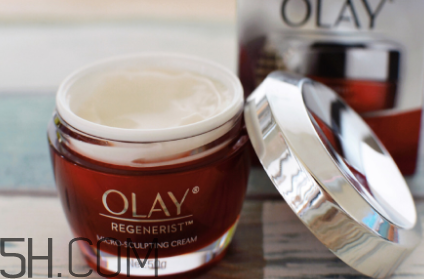 olay大紅瓶面霜適合白天用嗎？能見光嗎？