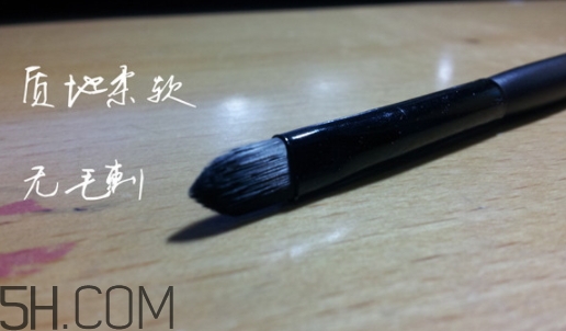 唇刷怎么用？唇刷怎么蘸取口紅