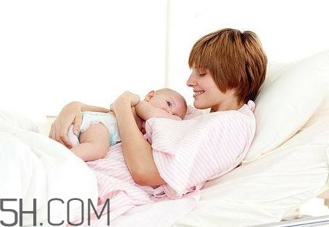 什么時(shí)候要考慮催生的問(wèn)題？坐月子需要怎樣的環(huán)境比較好？
