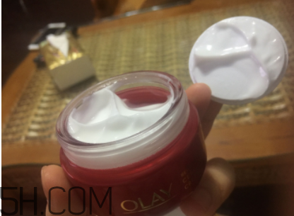 Olay小臉面霜使用心得 產品評測