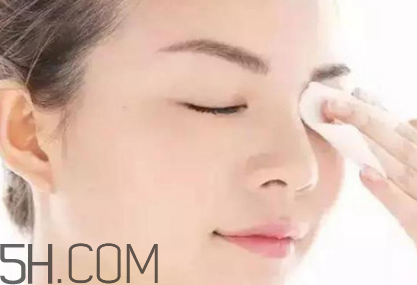 什么時候適合用卸妝油？洗臉撲可以卸妝么？
