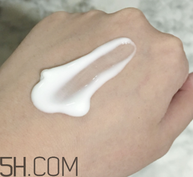 雪肌精盈潤乳液含藥物成分嗎？安全嗎？