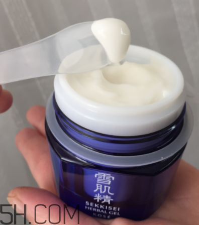 雪肌精菁華凝霜什么成分？有什么功效？