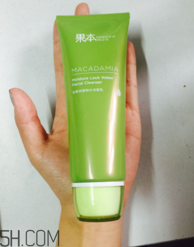 詩婷露雅堅果潔面乳有泡沫嗎？適合油皮嗎？