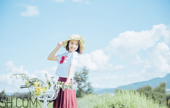 fancl卸妝油和植村秀卸妝油哪個(gè)好用？卸妝油可以卸指甲油嗎？