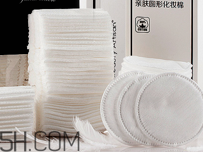 化妝棉卸妝時候要打濕嗎？使用化妝棉卸妝要注意什么？