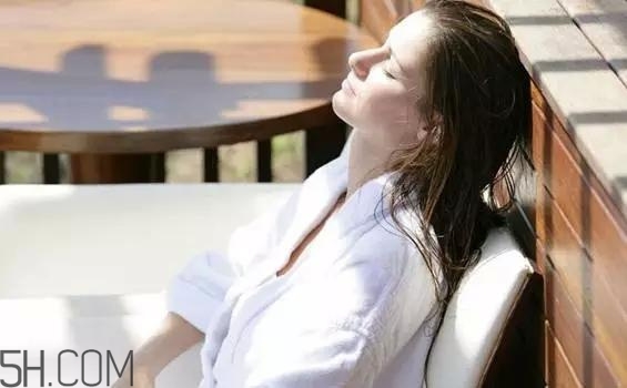 女性月經初潮不能吃什么水果？月經初潮后補什么？