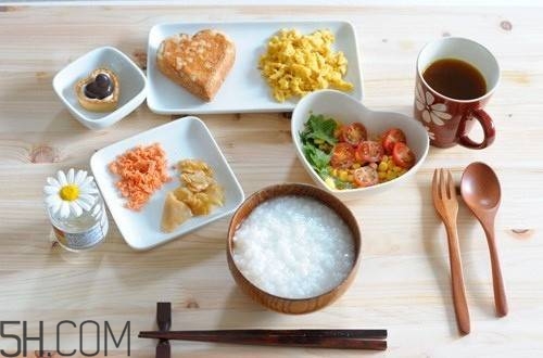 初潮早絕經就早嗎？影響月經初潮的因素有哪些？