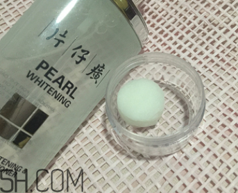 片仔癀珍珠亮膚水適合敏感皮嗎？有刺激嗎？