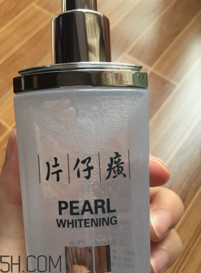 片仔癀珍珠亮膚水適合油皮嗎？適合夏季嗎？