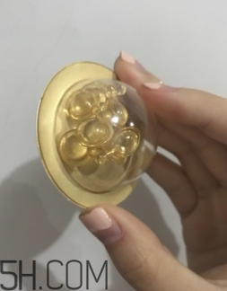 伊麗莎白雅頓精華膠囊油不油？適合油皮嗎？