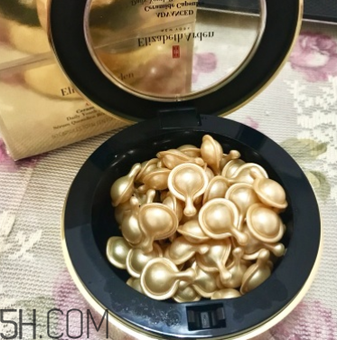 伊麗莎白雅頓精華膠囊油不油？適合油皮嗎？
