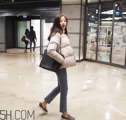羽絨服怎么穿不顯胖？冬季好看的女裝羽絨服時尚搭配