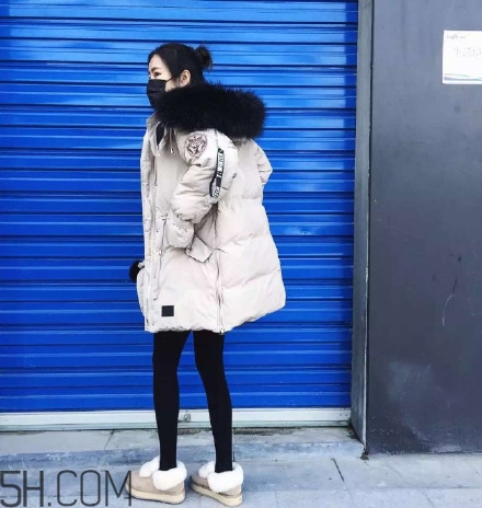 羽絨服怎么穿不顯胖？冬季好看的女裝羽絨服時尚搭配