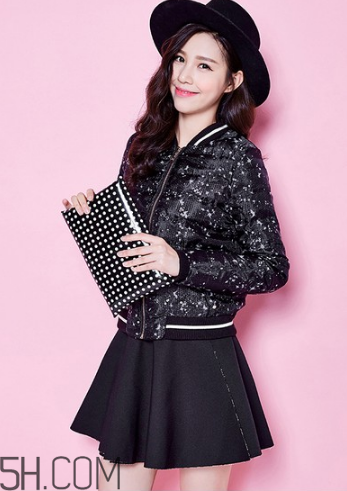 女裝羽絨服怎么保養(yǎng)？輕薄羽絨服怎么搭配？
