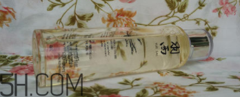 羽西蟲草新肌水有什么功效？適合什么膚質？