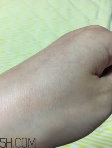 蘭蔻美膚修護精華乳有刺激嗎？適合敏感肌嗎？