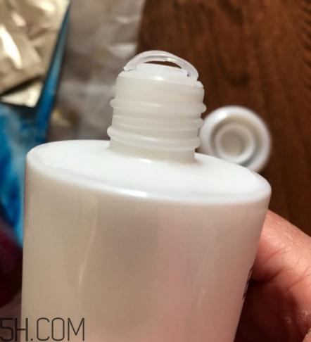 萱姿抗皺緊致滲透乳怎么樣？萱姿抗皺緊致滲透乳好用嗎？