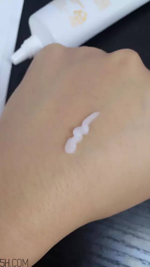 眼霜需要早晚都用嗎？ahc第五代眼霜效果怎么樣？