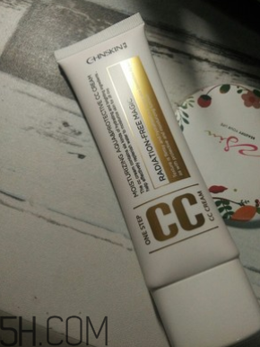 瓷肌CC霜使用心得 瓷肌CC霜適合膚質