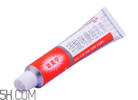 達(dá)克寧能治灰指甲嗎？達(dá)克寧能擦臉嗎？
