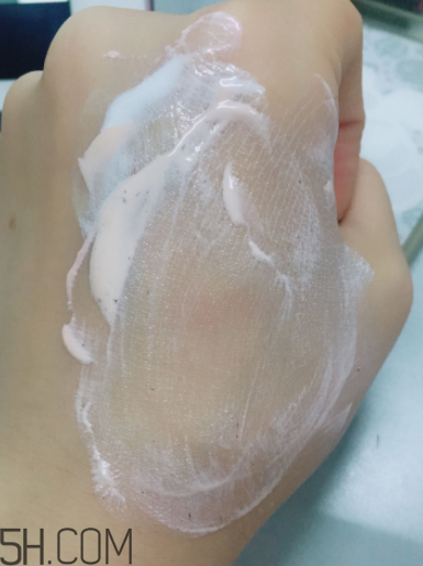 瓷肌晶透雪肌潔面乳可以卸妝嗎？清潔力如何？