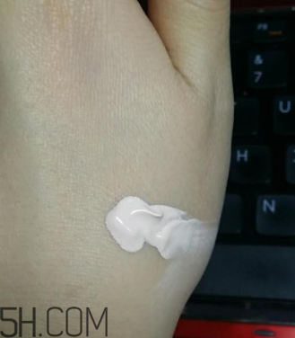 瓷肌礦物CC霜油不油？瓷肌礦物CC霜適合什么膚質？