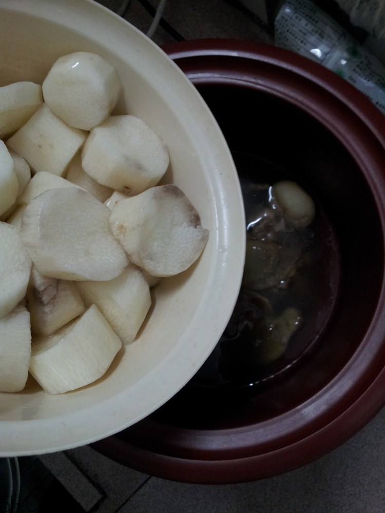 馬蹄和山藥能一起煲湯嗎？山藥和馬蹄能一起吃嗎？