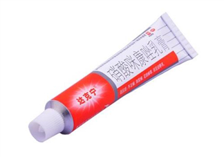 達(dá)克寧能治灰指甲嗎？達(dá)克寧能擦臉嗎？