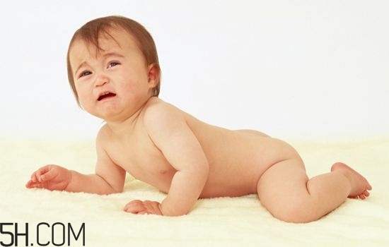 怎樣能夠訓(xùn)練嬰幼兒的肌肉？寶寶為什么總是在鬧騰？
