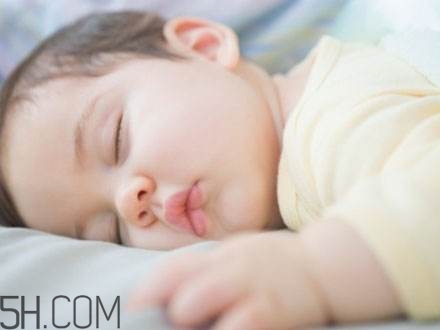 嬰兒猝死綜合征是怎么回事？寶寶睡覺常犯哪些錯(cuò)誤？