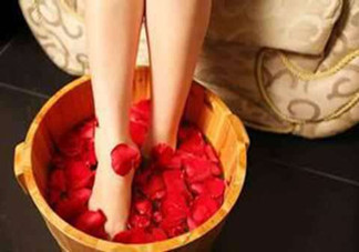 女性冬季泡腳要注意什么？女性泡腳養生的方法是什么？