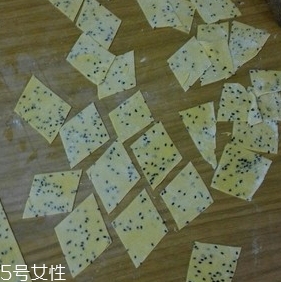 炸麻葉怎么做才脆酥？掌握這些技巧就很簡單