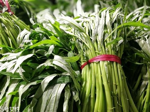 如何洗凈空心菜上殘留農藥？四大清洗方法