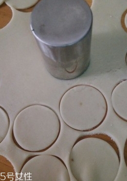 油角的皮要怎樣才松脆？關鍵看火候和時間