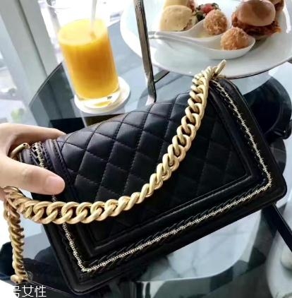 香奈兒包包價格是多少？每個女人都必備的經典款
